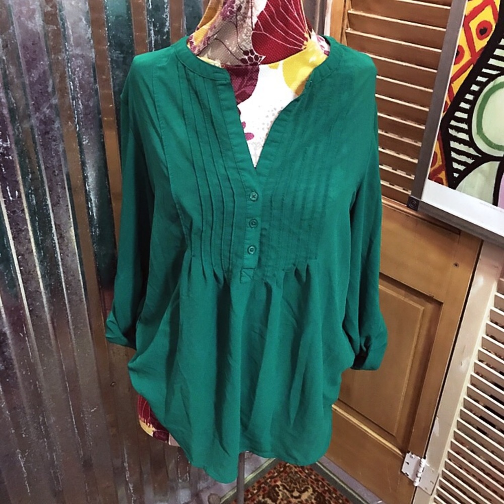 Old Navy • Emerald Green Top